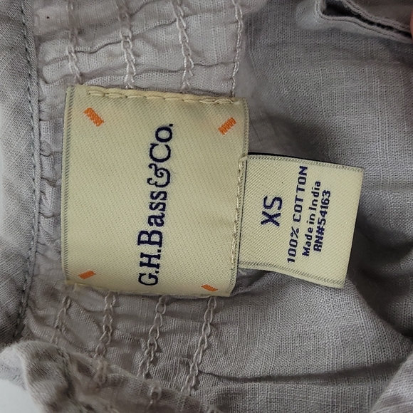 Ruffled Gray short sleeve shirt - Picture 3 of 3